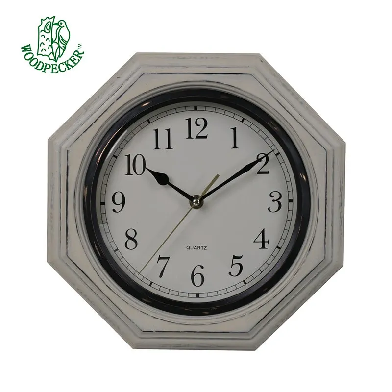 Rustikalna ponošena lesena stenska ura